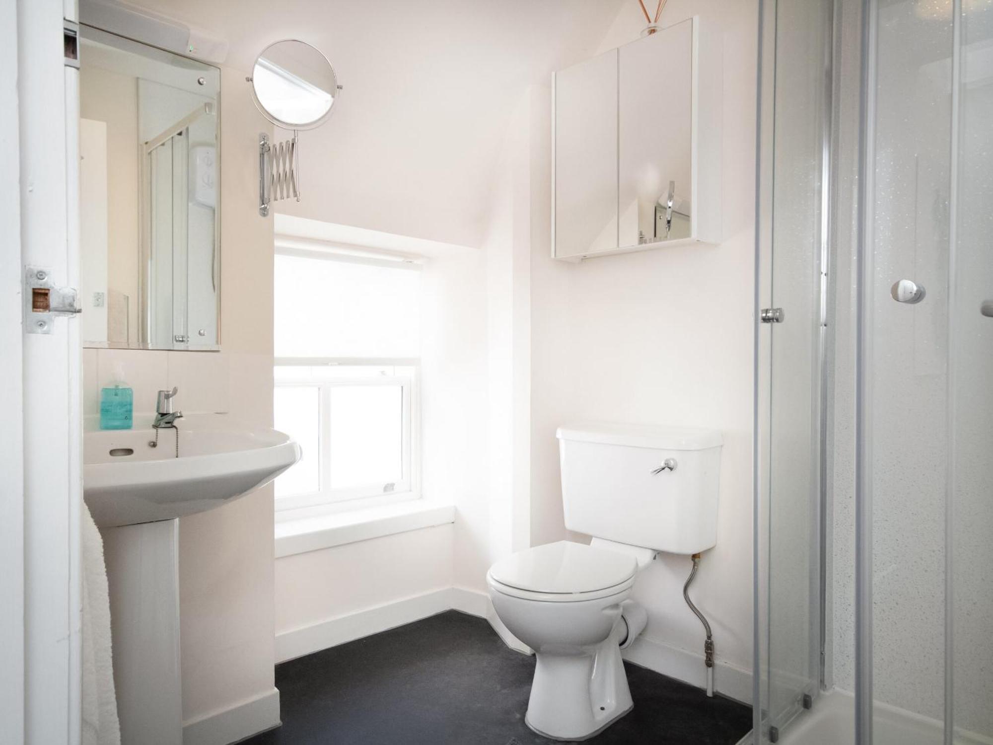 Alexander Courtyard Villa Inverness Ngoại thất bức ảnh
