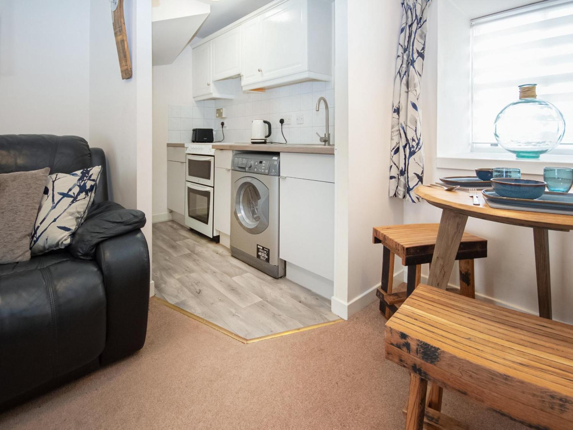 Alexander Courtyard Villa Inverness Ngoại thất bức ảnh